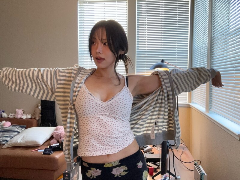 Kong nude photo 3