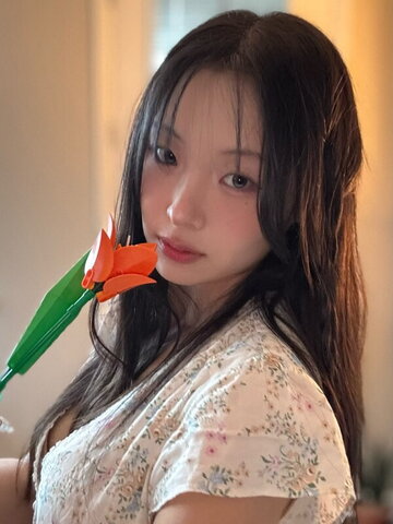 Kong Hot (5 photos)