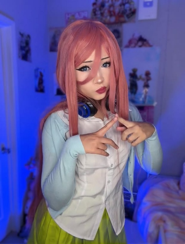 Koraaura nude photo 4