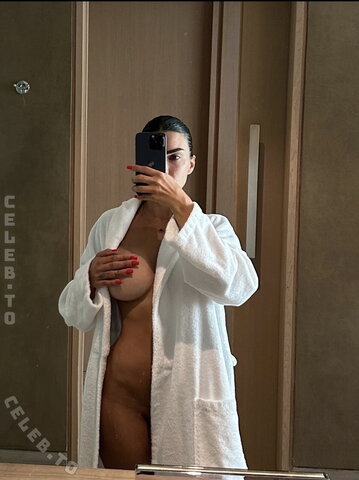 Krissiswrld nude photo 11
