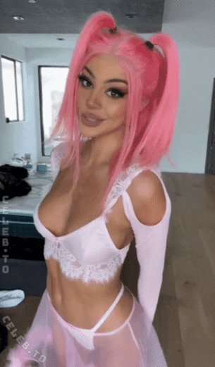 Kristen Hancher nude photo 5
