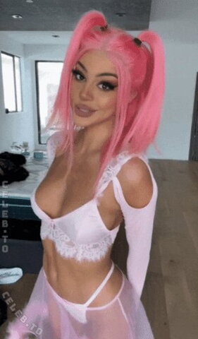 Kristen Hancher nude photo 5