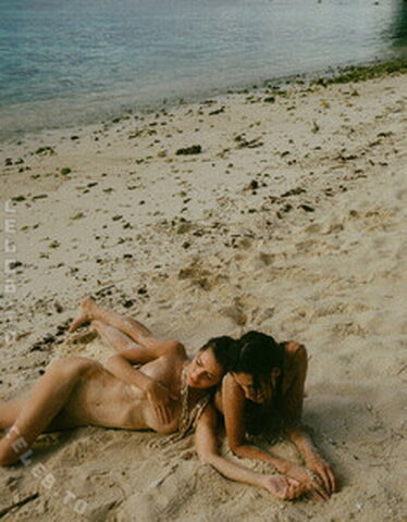 Kristen Kiehnle nude photo 31