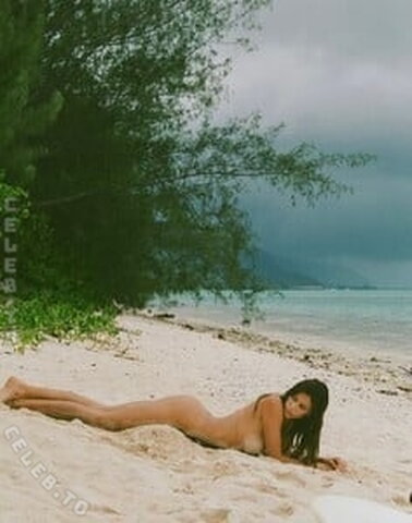 Kristen Kiehnle nude photo 16