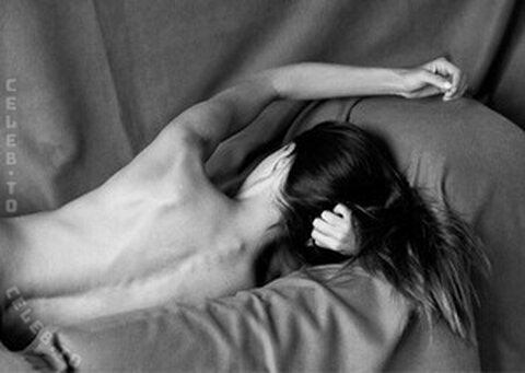 Kristen Kiehnle nude photo 15