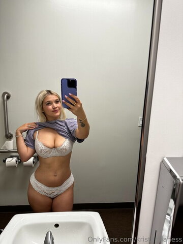 kristennnhaness nude photo 15