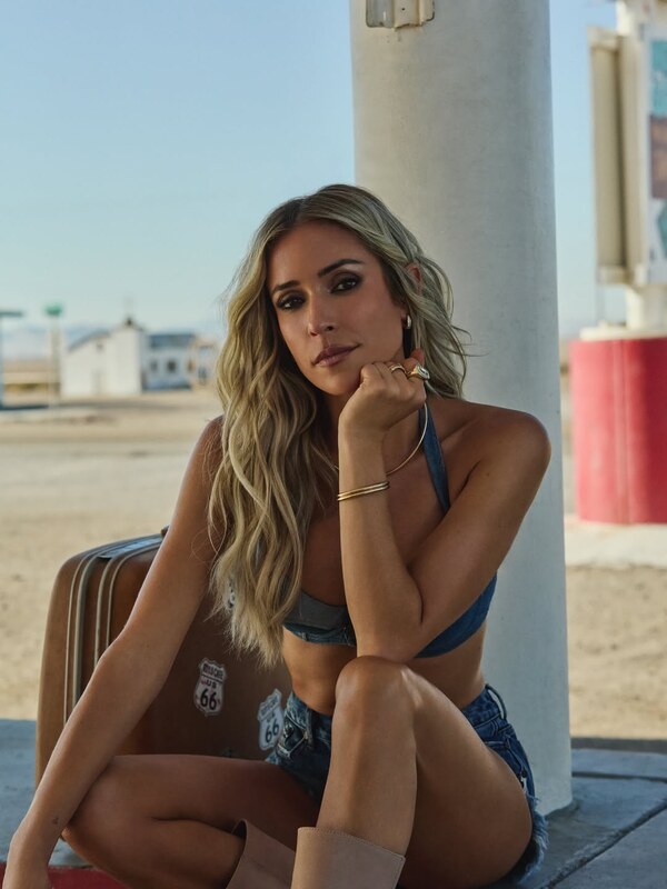Kristin Cavallari nude photo 8
