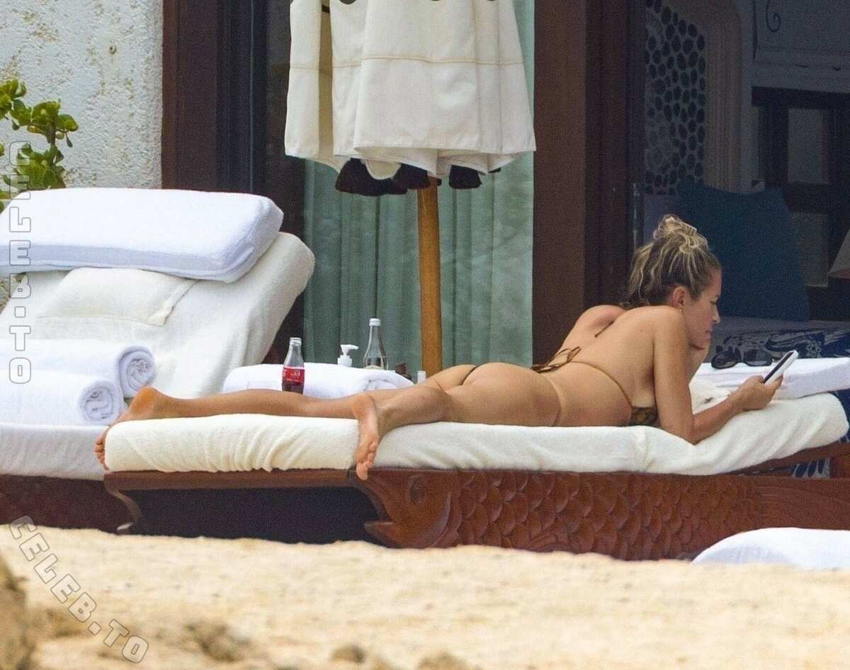 Kristin Cavallari nude photo 10