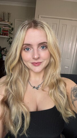 Krysttl nude photo 2