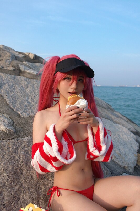 Kumabeari nude photo 5