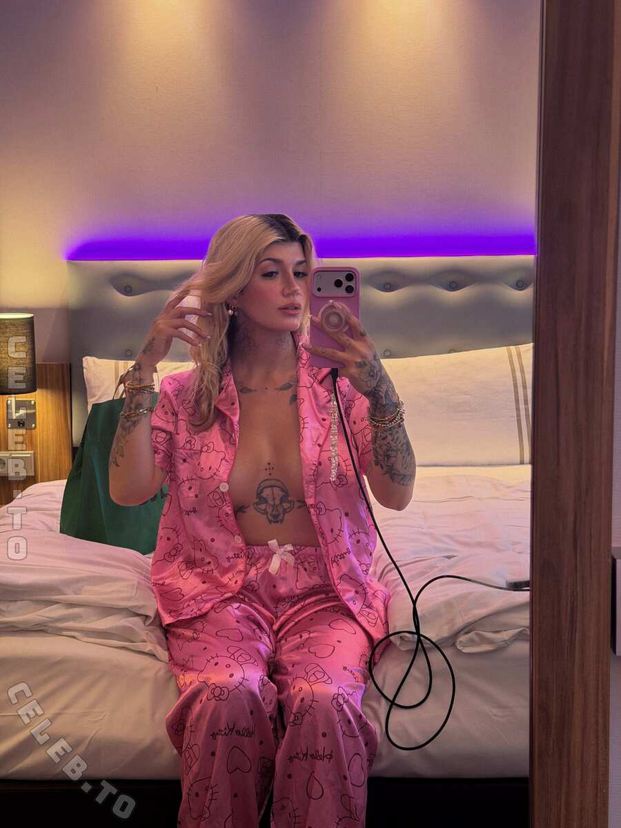 Kunshikitty nude photo 1
