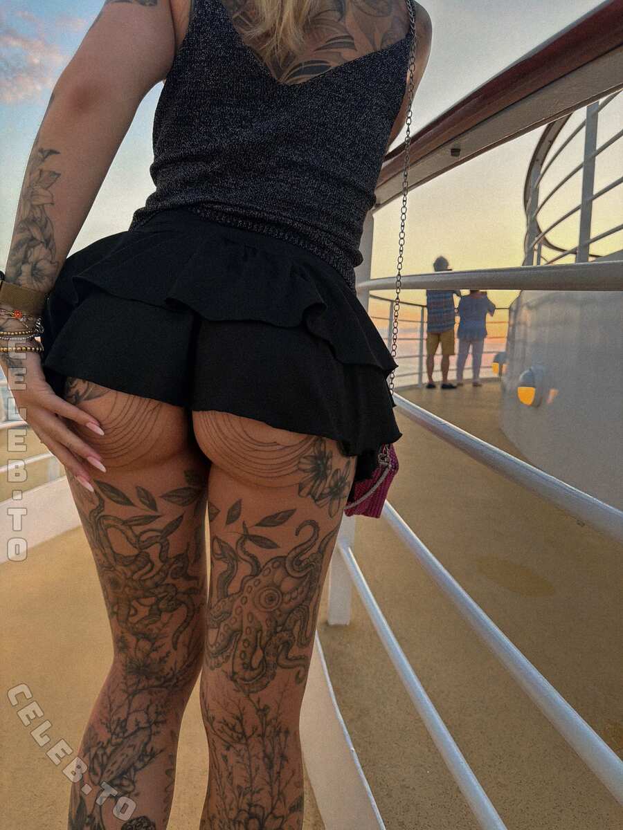 Kunshikitty nude photo 2