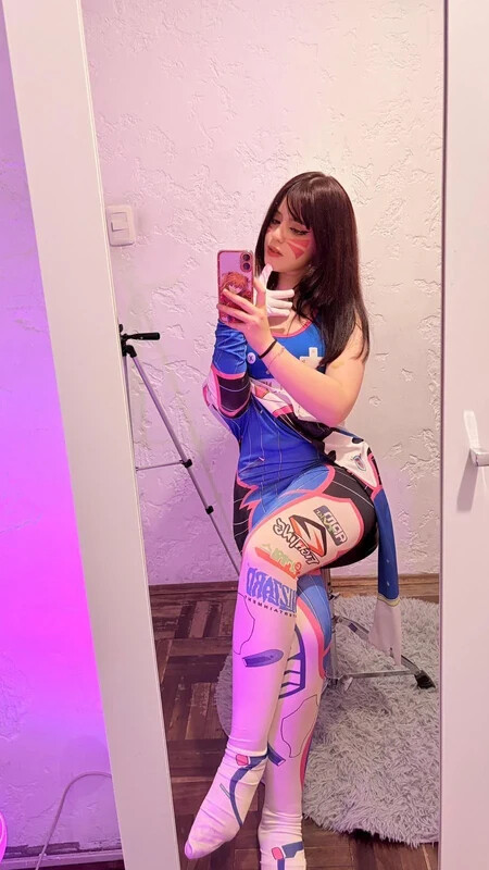 Kurisutyn nude photo 9