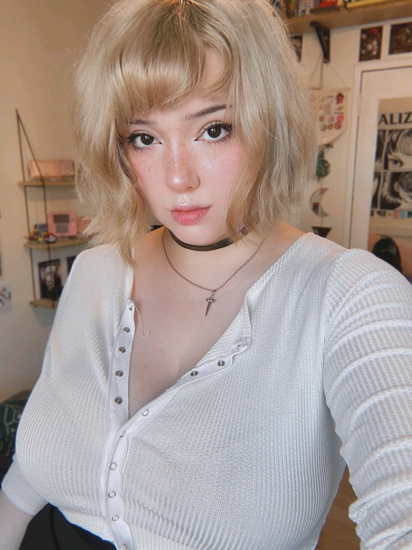 kvwviiju nude photo 4