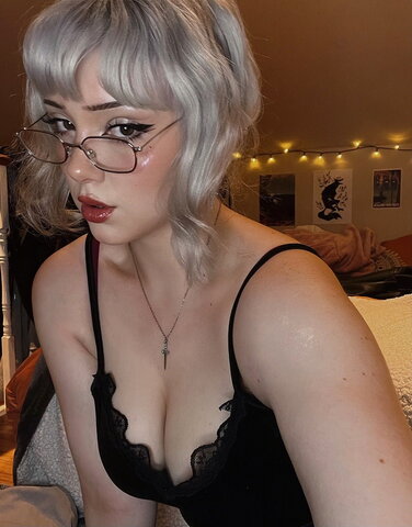 kvwviiju nude photo 23