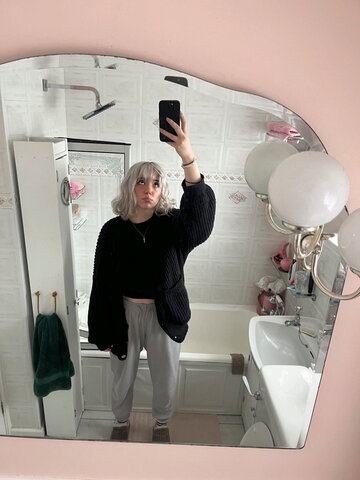 kvwviiju nude photo 14