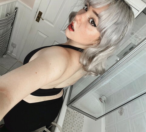kvwviiju nude photo 11