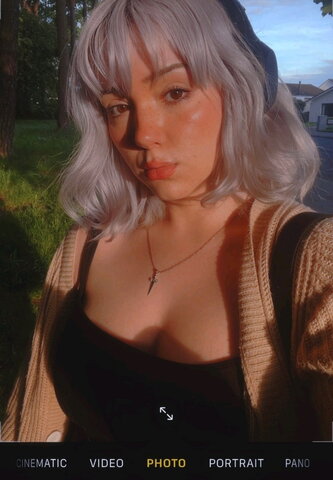 kvwviiju nude photo 6