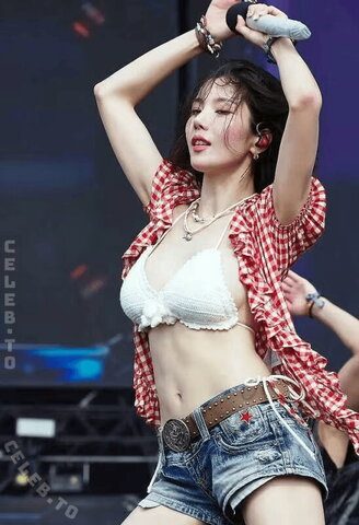 Kwon Eun-bi nude photo 3