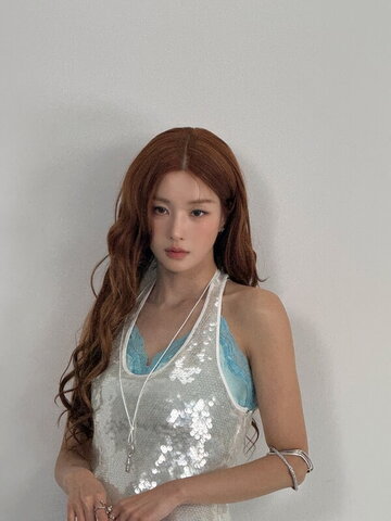 Kwon Eunbi nude photo 8