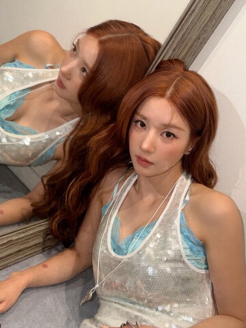 Kwon Eunbi nude photo 5
