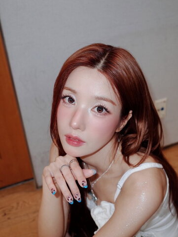 Kwon Eunbi nude photo 79