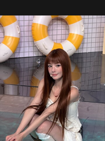 Kwon Eunbi nude photo 66