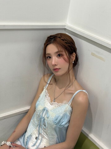 Kwon Eunbi nude photo 27