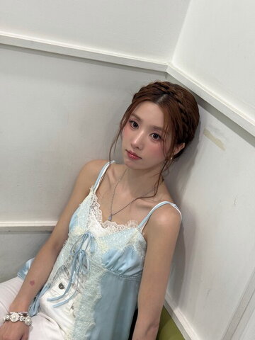 Kwon Eunbi nude photo 26