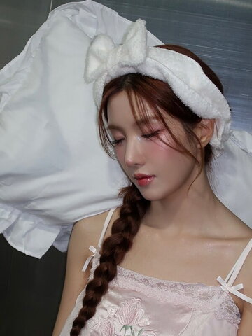 Kwon Eunbi nude photo 21