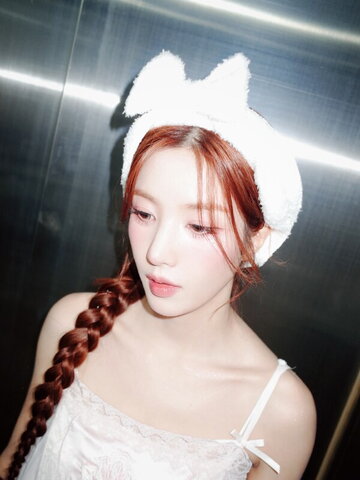 Kwon Eunbi nude photo 18