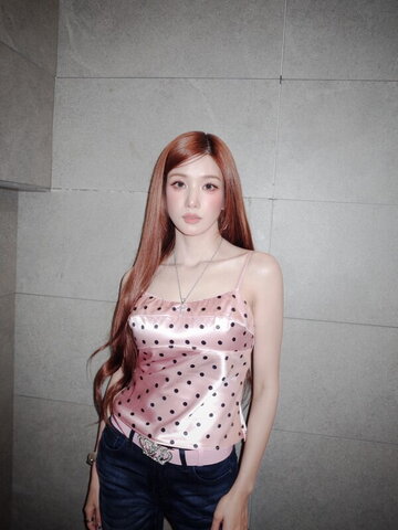 Kwon Eunbi nude photo 5