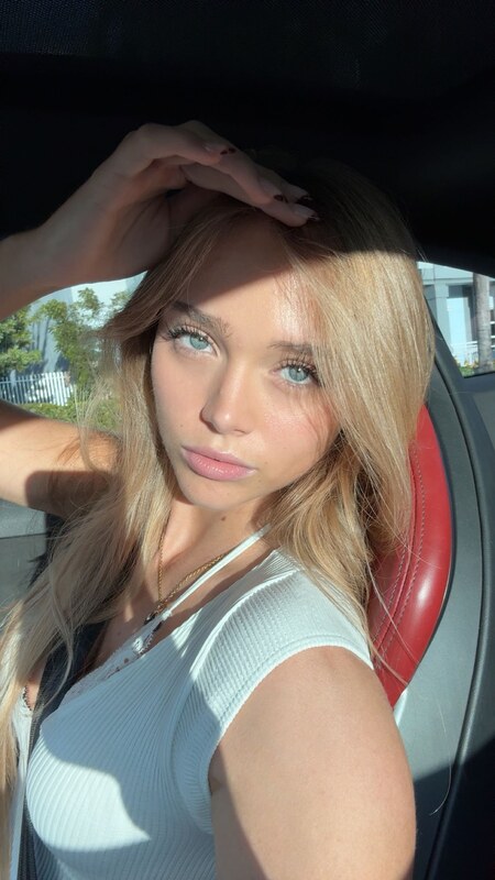 Kyla Dodds nude photo 4