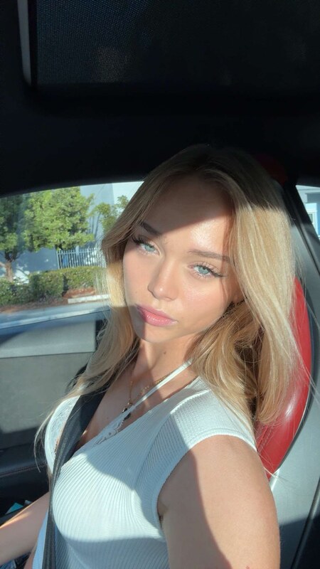 Kyla Dodds nude photo 5