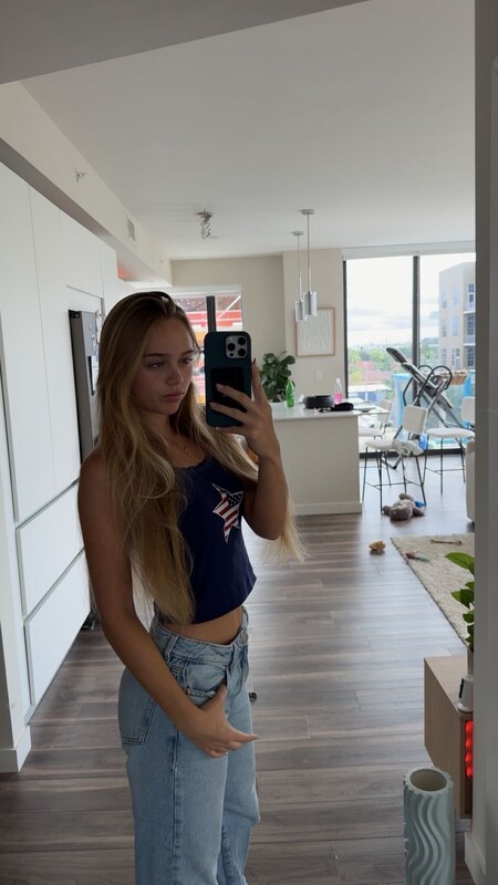 Kyla Dodds nude photo 9