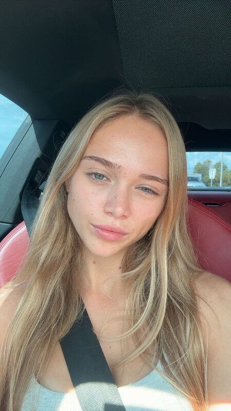 Kyla Dodds nude photo 16