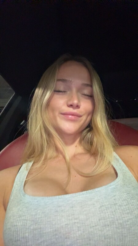 Kyla Dodds nude photo 18