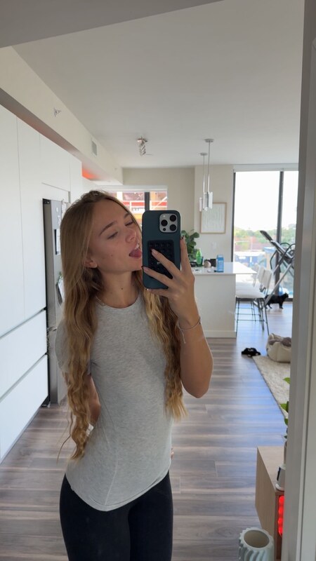 Kyla Dodds nude photo 21