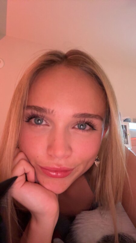 Kyla Dodds nude photo 25
