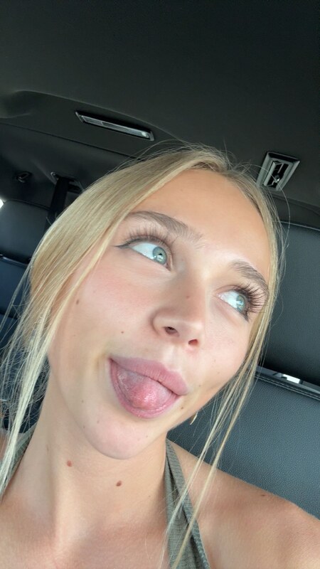 Kyla Dodds nude photo 2
