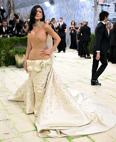 Kylie Jenner nude photo 46