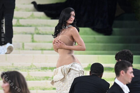 Kylie Jenner nude