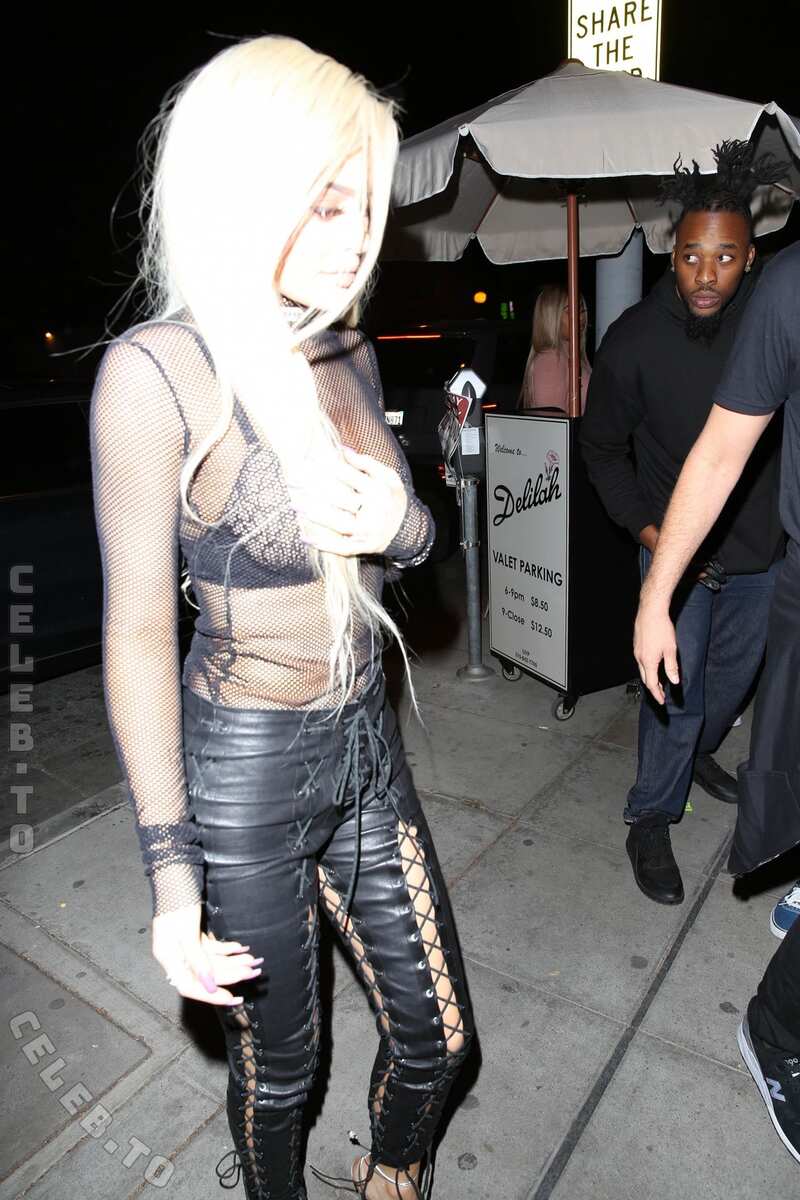 Kylie Jenner nude photo 23