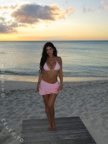 Kylie Jenner nude photo 160