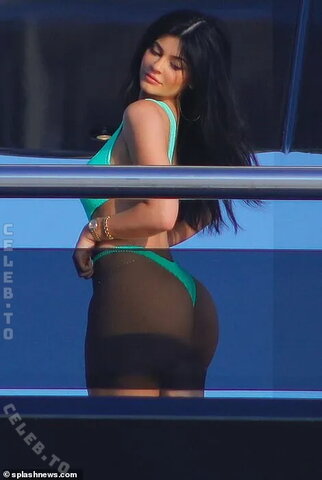 Kylie Jenner nude photo 104