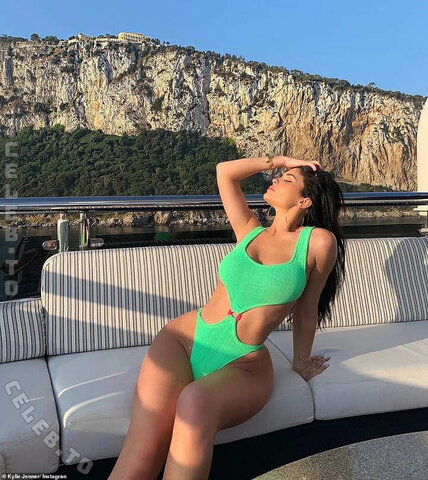 Kylie Jenner nude photo 101