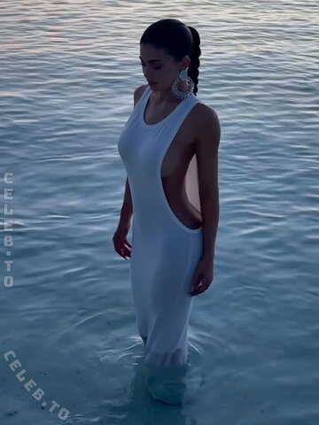 Kylie Jenner nude photo 45
