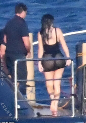 Kylie Jenner - Jetski in Capri, Italy 2019