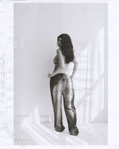 Kylie Jenner nude photo 81