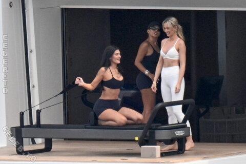 Kylie Jenner nude photo 64